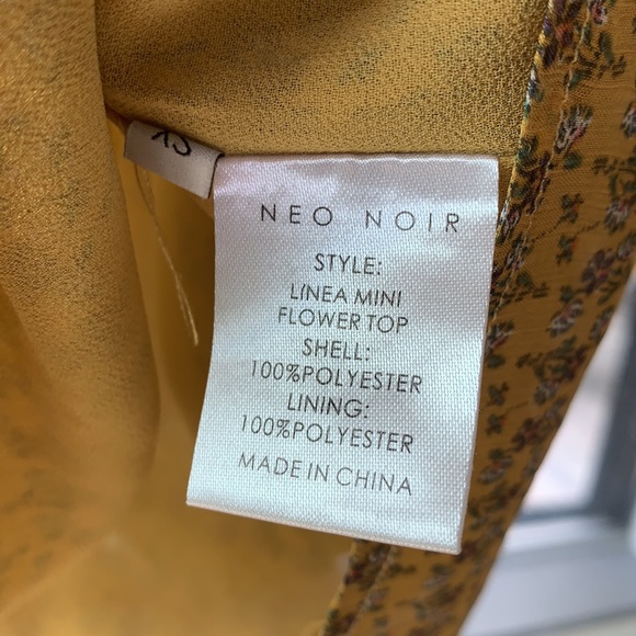 🦄 Neo Noir top with ruched neckline sash - Picture 10 of 10